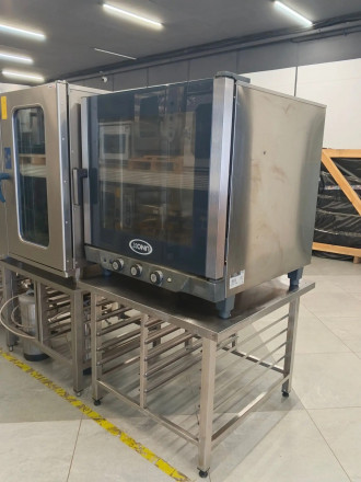 Пароконвектомат UNOX XV 593 с подставкой Пароконвектомат UNOX XV 593 с подставкой